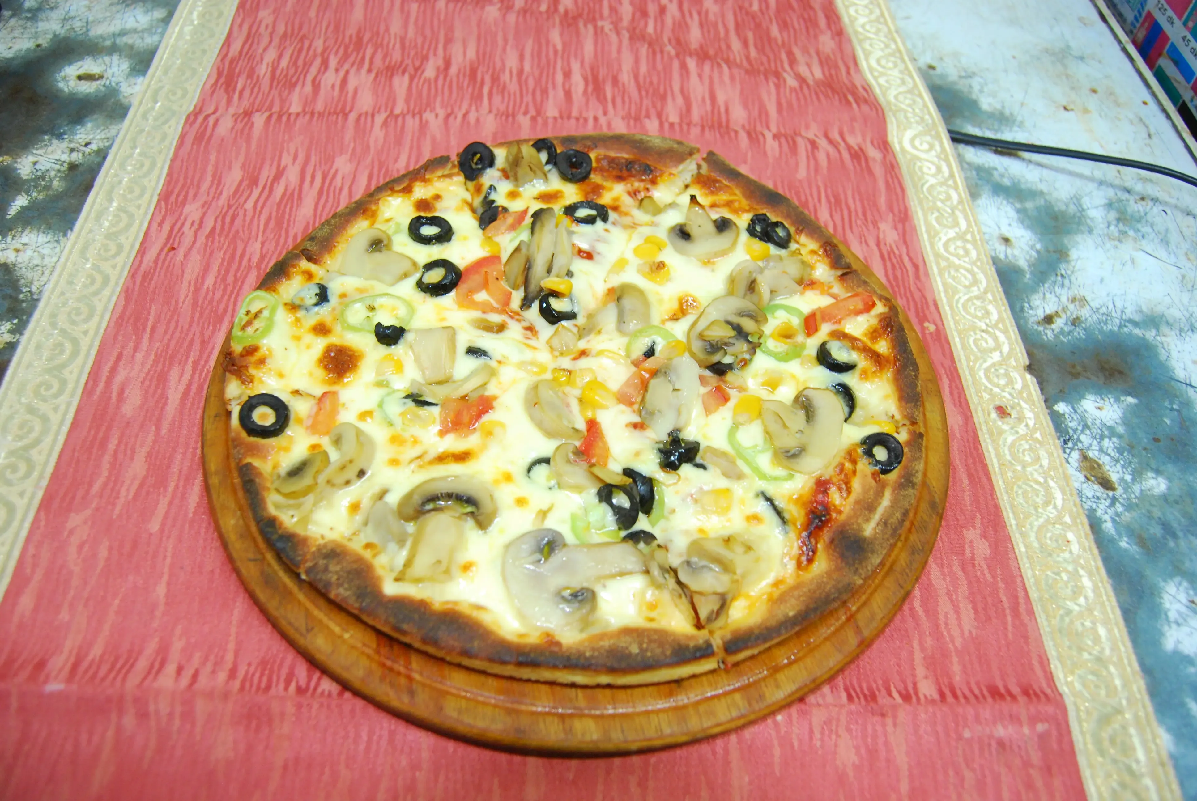 Sebzeli Pizza